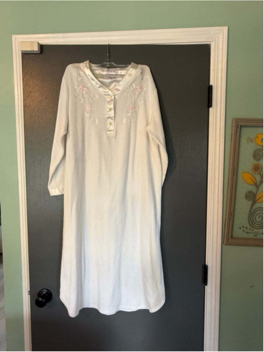 Women's Collette by Miss Elaine White Pink Embroidered Pajama Nightgown M